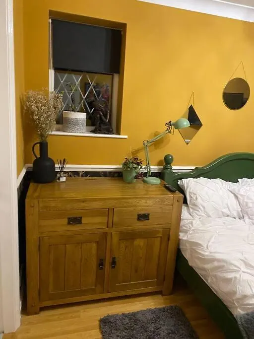 Cheerful 3-Bed Detached Home Nottingham Holiday home