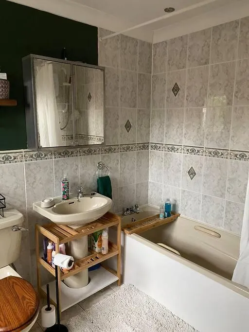 Cheerful 3-Bed Detached Home Nottingham 0*,