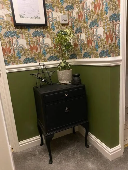Holiday home Cheerful 3-Bed Detached Home Nottingham