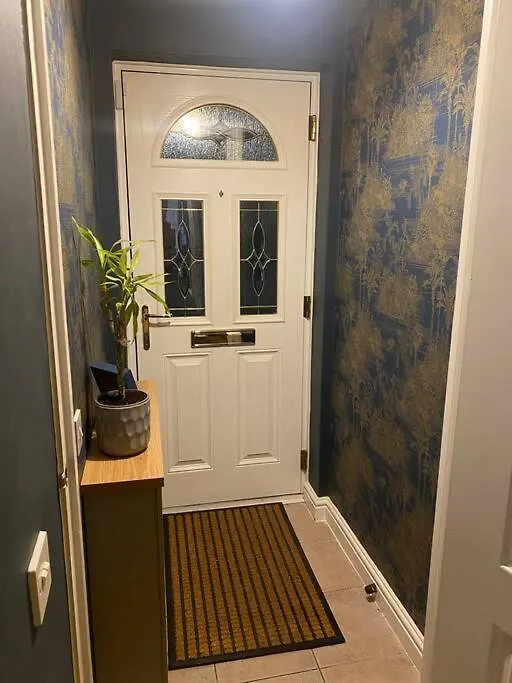 Cheerful 3-Bed Detached Home Nottingham United Kingdom