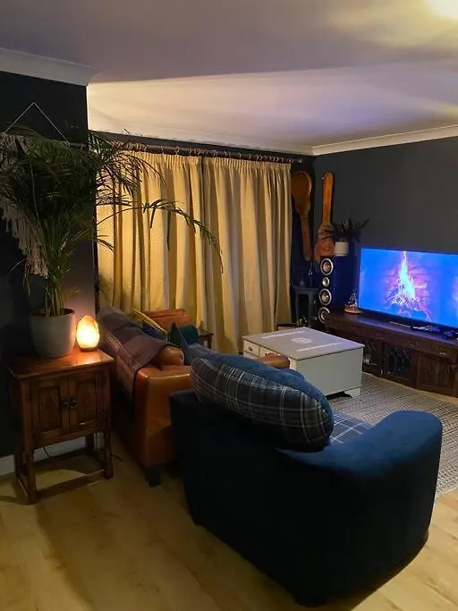 Cheerful 3-Bed Detached Home Nottingham United Kingdom